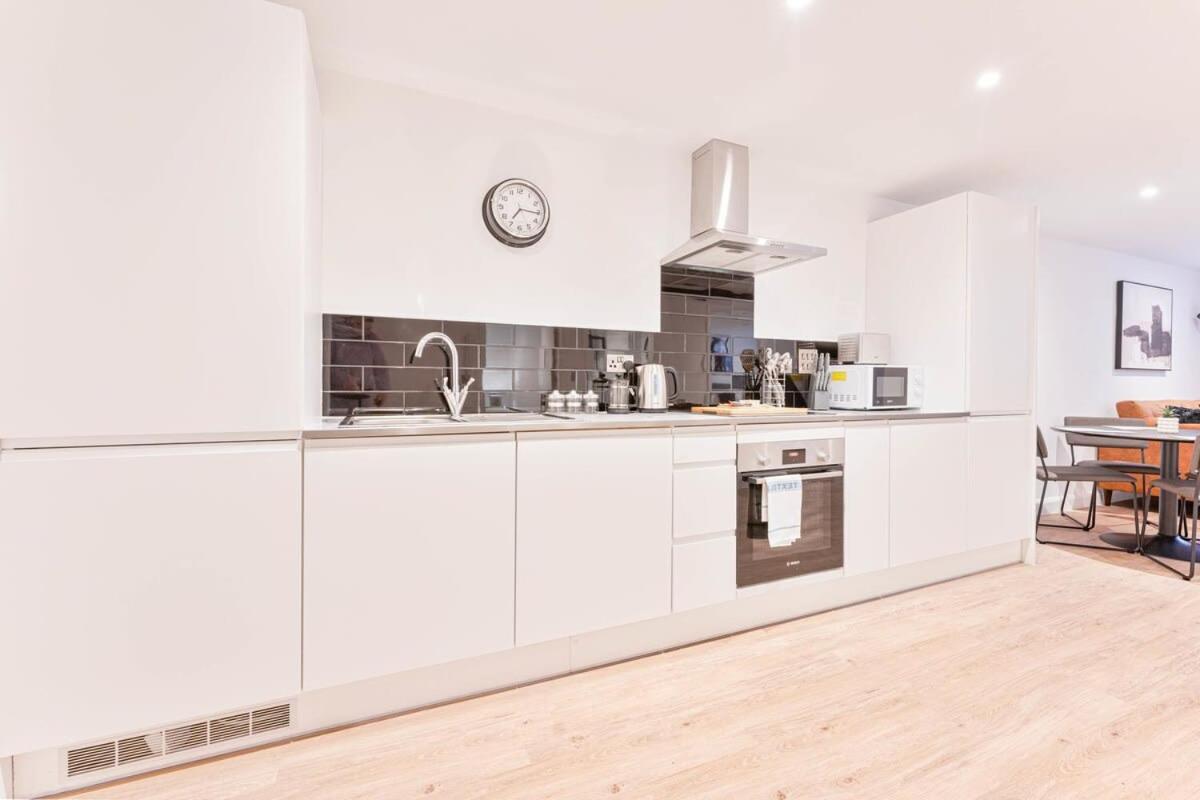Lovely 2 Bed In Burton-on-trent Burton-upon-Trent
