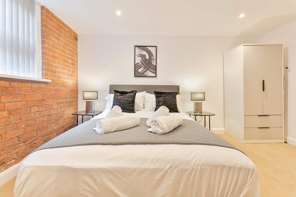 Lovely 2 Bed In Burton-on-trent Apartment