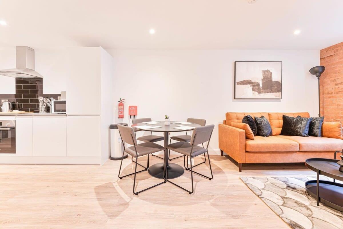 Apartment Lovely 2 Bed In Burton-on-trent *