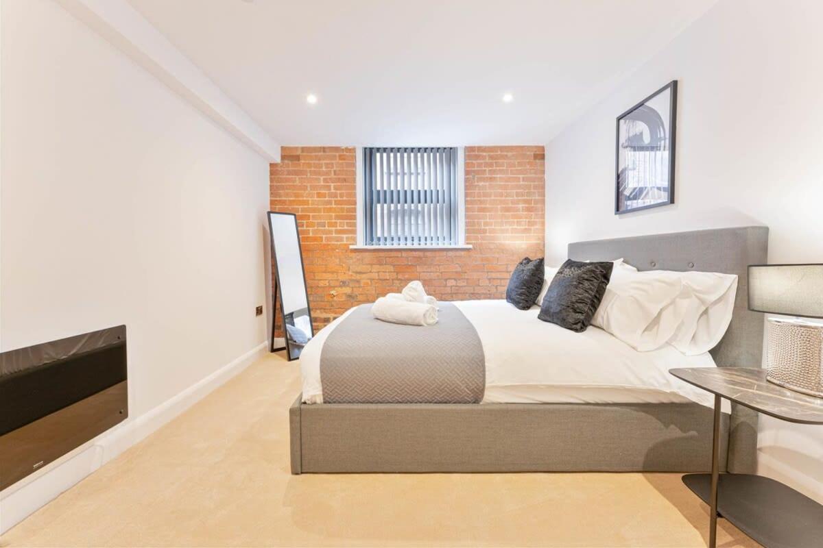Lovely 2 Bed In Burton-on-trent *